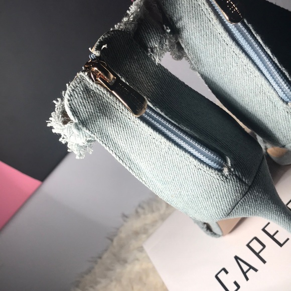 HOST PICK ⚡️Distressed Jean Heels - Picture 6 of 8